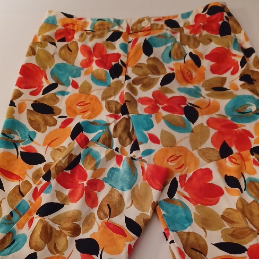 Hanna & Gracie Size 12 Multi Color Floral Pants With Front Pockets